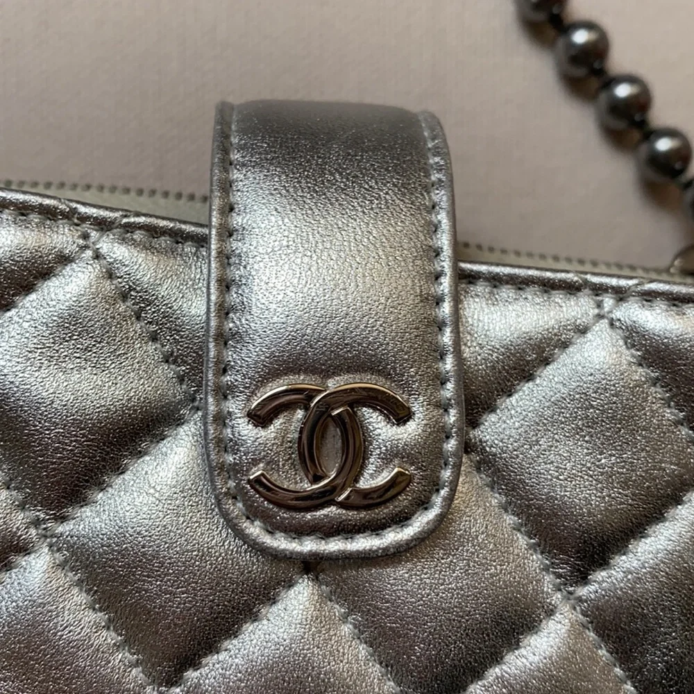 Chanel quilted lambskin mini pearl chain crossbody card case coin purse - Picture 3 of 11